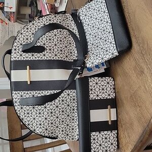 NWT Time and Tru Tote Set